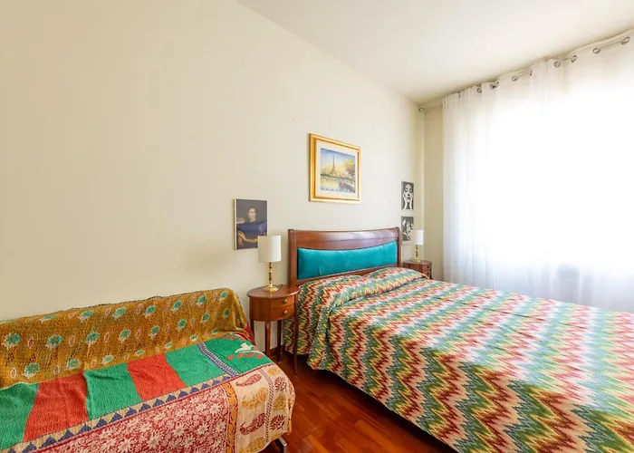 Con Due Stanze In Via Oglio Apartament *
