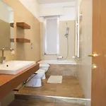 Con Due Stanze In Via Oglio Apartman Milánó
